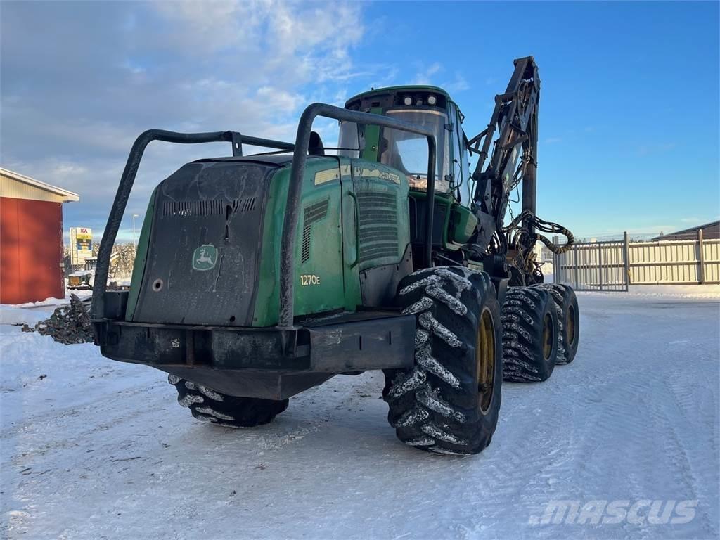 John Deere 1270E Harvester