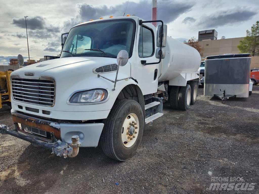 Freightliner M2-106 Wassertanker