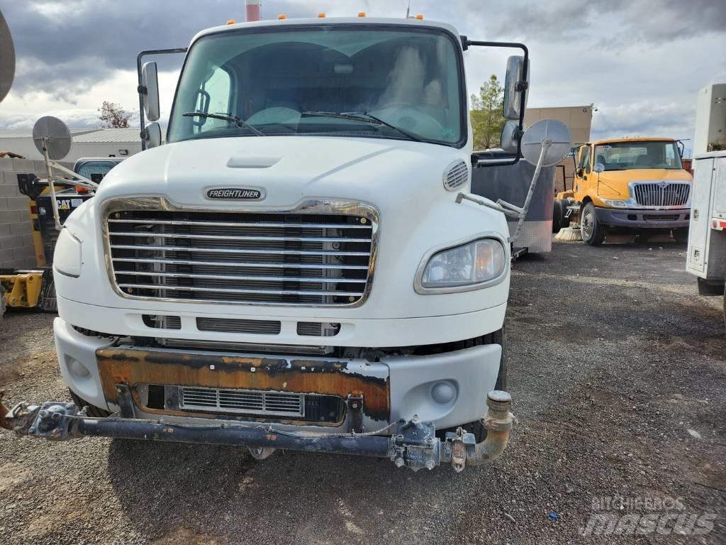 Freightliner M2-106 Wassertanker