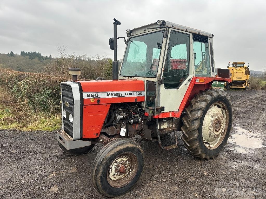 Massey Ferguson 690 Traktoren