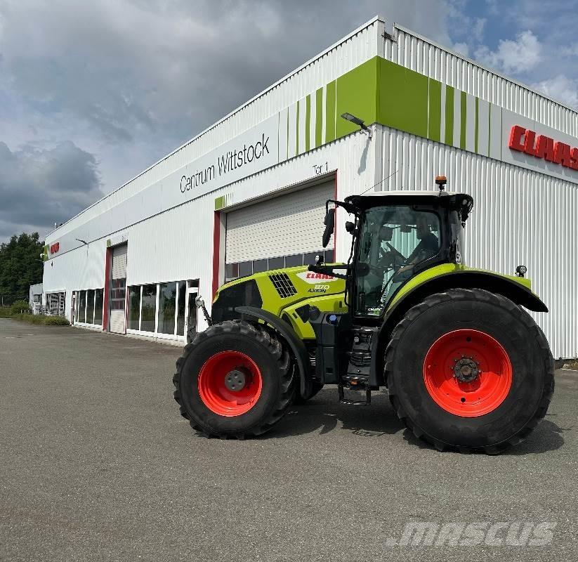 CLAAS Axion 870 Traktoren