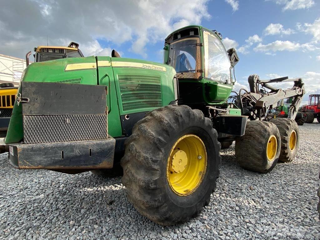 John Deere 1470 E Harvester