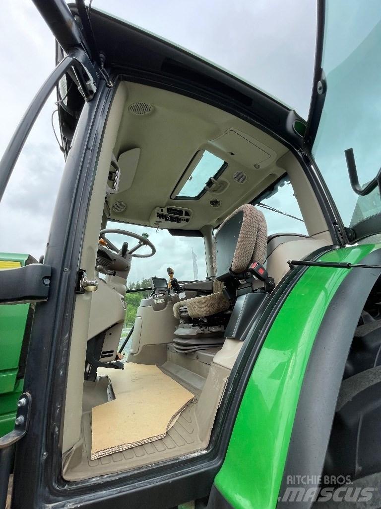 John Deere 6210 R Traktoren