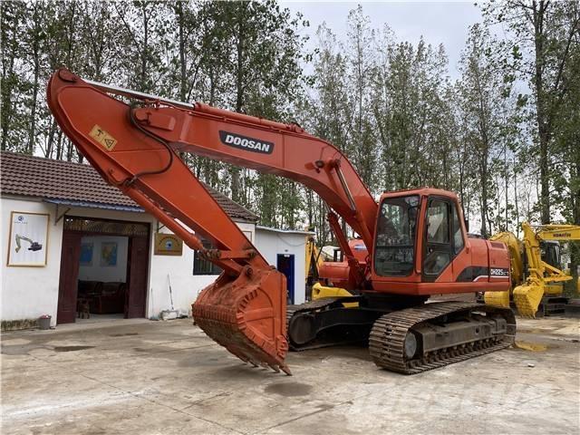 Doosan DH225 Raupenbagger