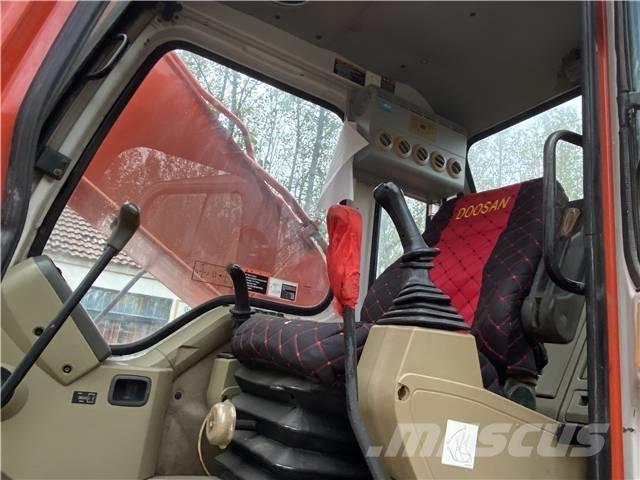 Doosan DH225 Raupenbagger