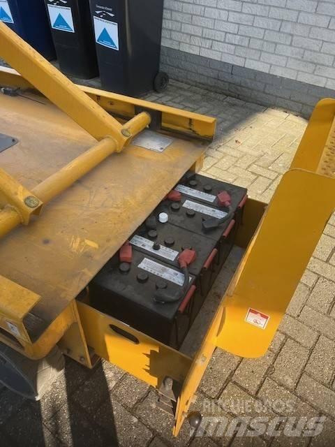 Haulotte Compact 12 Scheren-Arbeitsbühnen