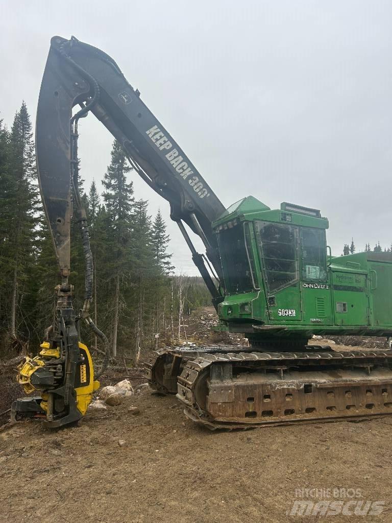 John Deere 903 K Harvester