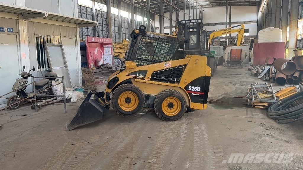 CAT 226 B Kompaktlader