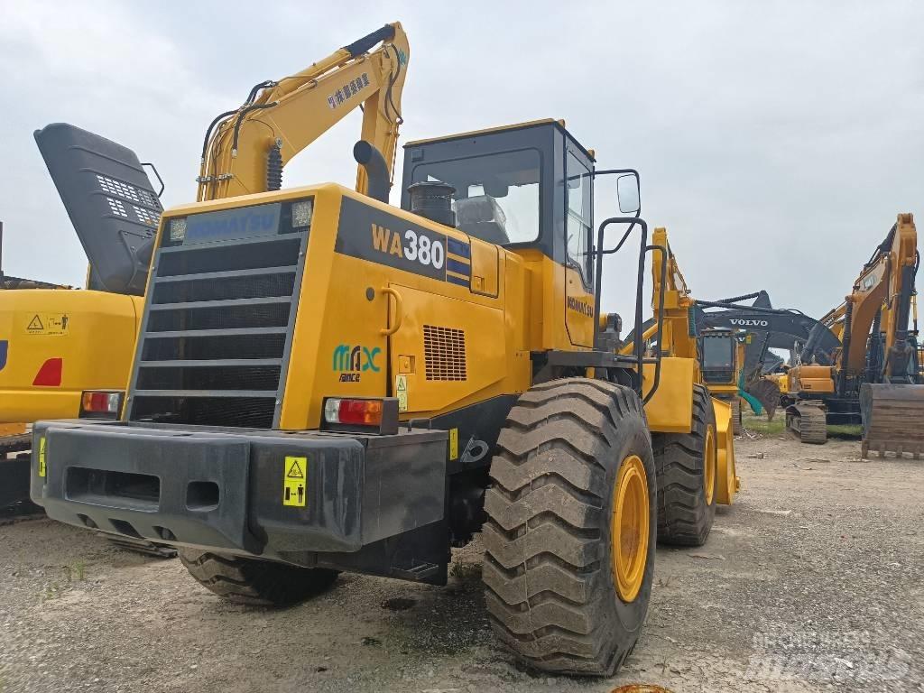 Komatsu WA 380 Radlader