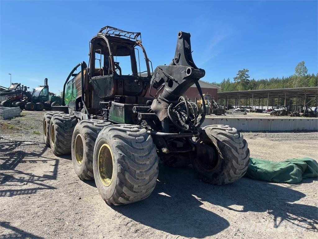 John Deere 1270E Harvester