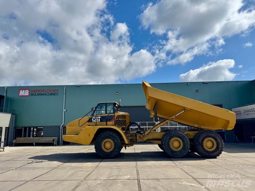 CAT 735 Dumper - Knickgelenk