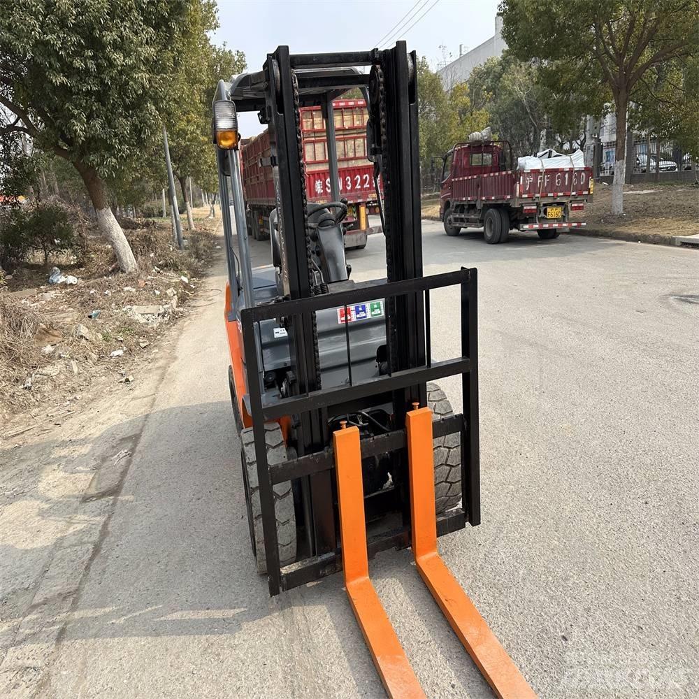Toyota 8 FDK 30 Diesel heftrucks