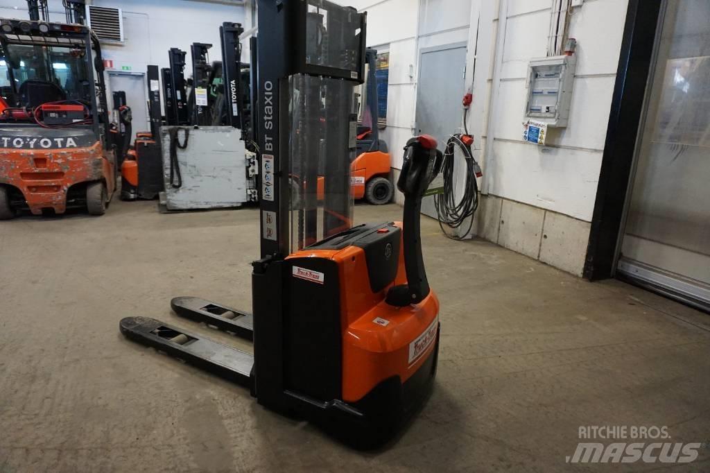 Toyota SWE100 Deichselstapler