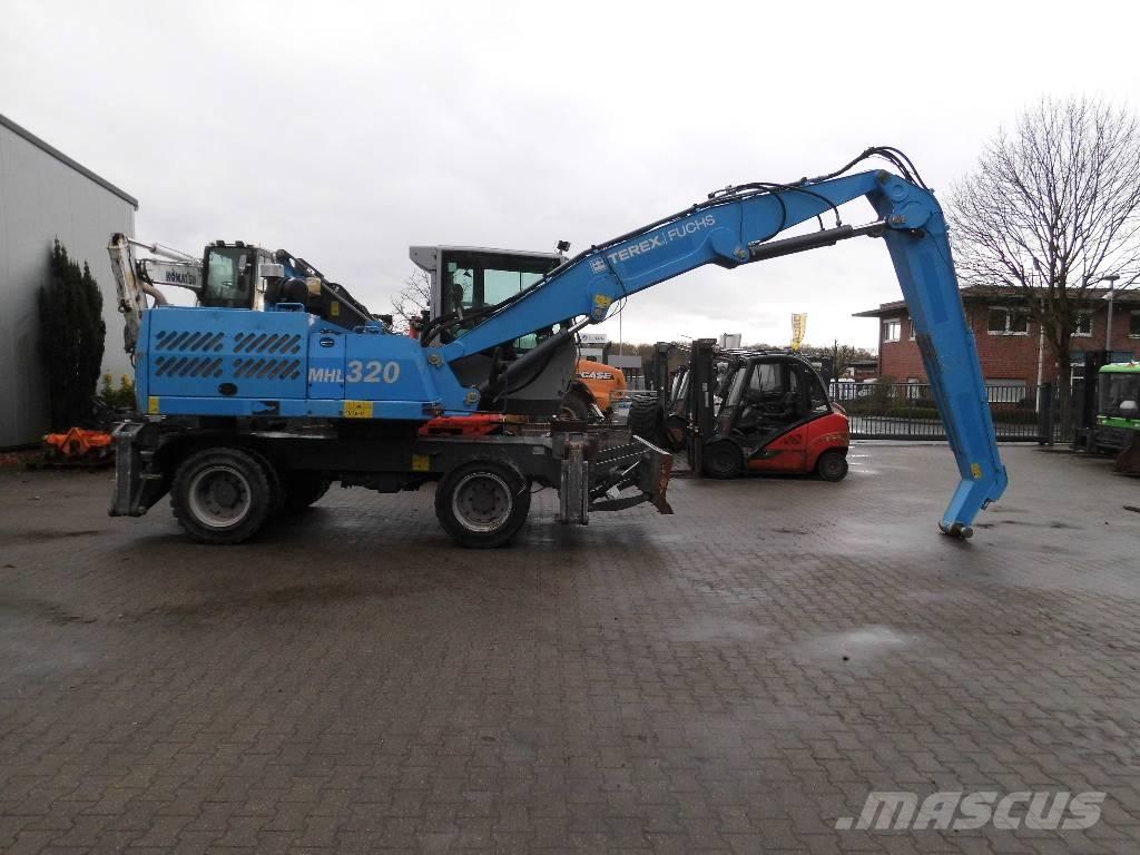 Fuchs MHL 320 Materialumschlag