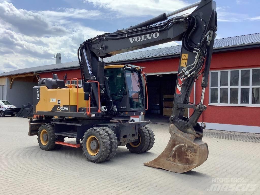 Volvo EW 220 E Mobilbagger