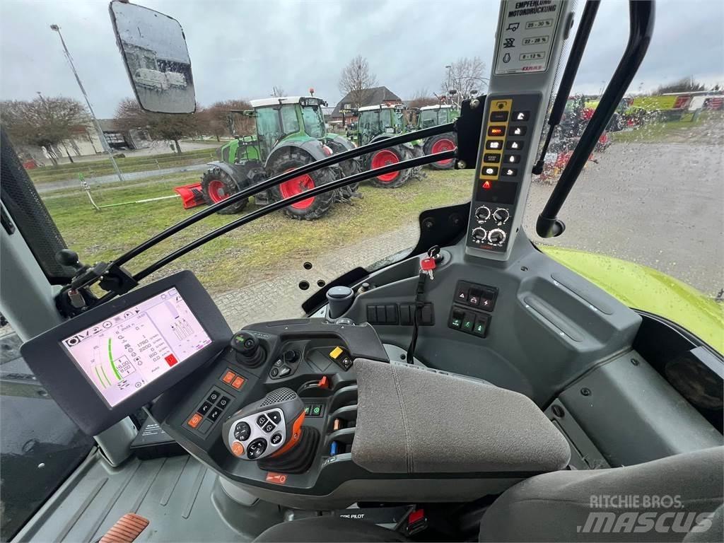 CLAAS Axion 930 Traktoren