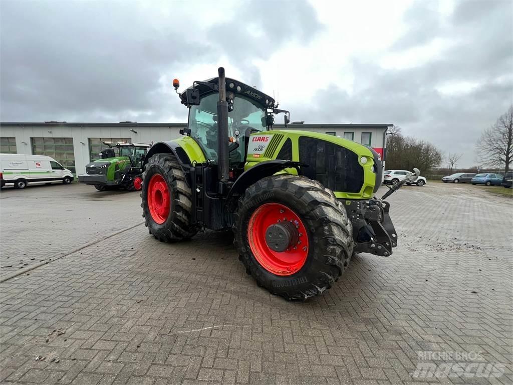 CLAAS Axion 930 Traktoren
