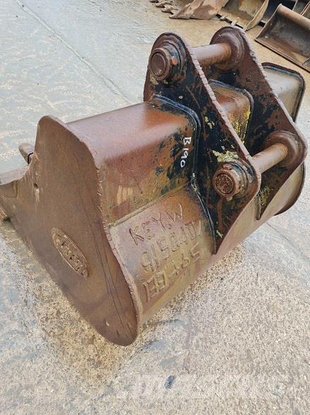  4' BUCKET, 65mm PINS Schaufeln