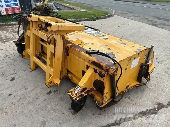 JCB SWEEPER SC240 Sonstige Baumaschinen