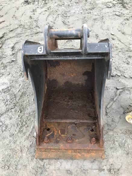  WHITES ZX26 12 Schaufeln