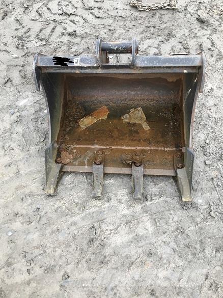  WHITES ZX26 24 Schaufeln