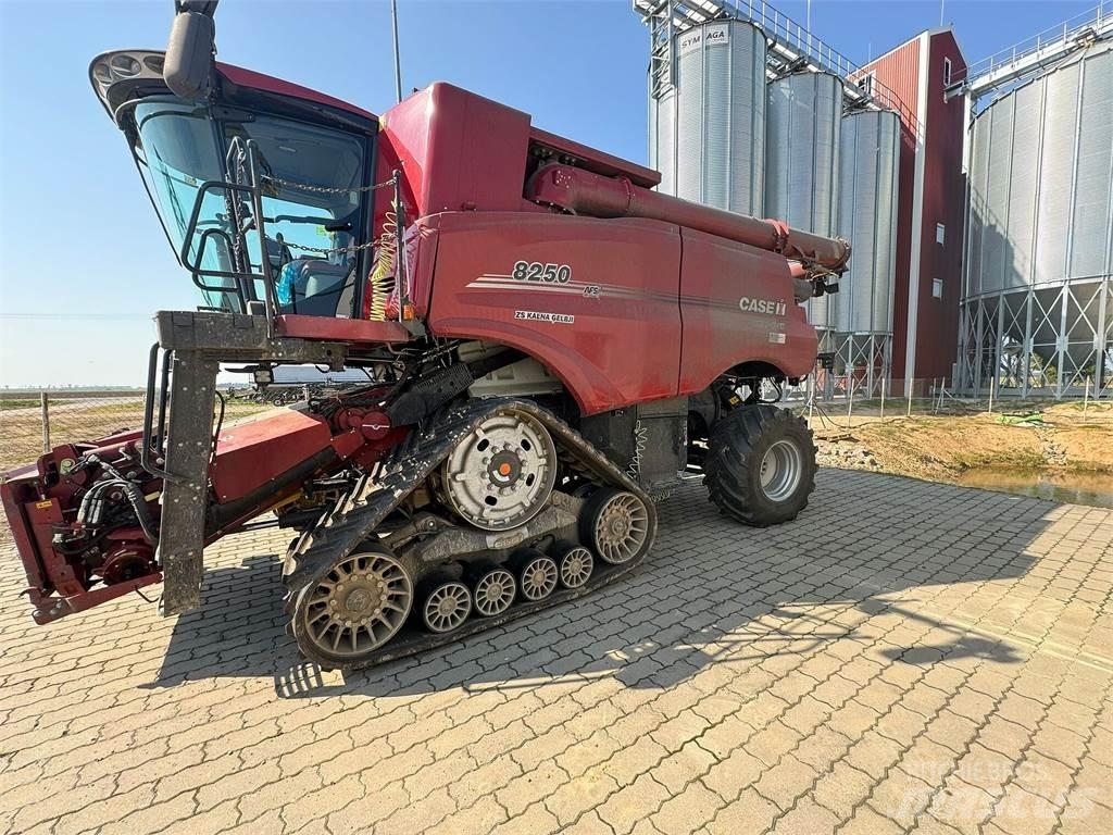 Case IH IH 8250 Mähdrescher