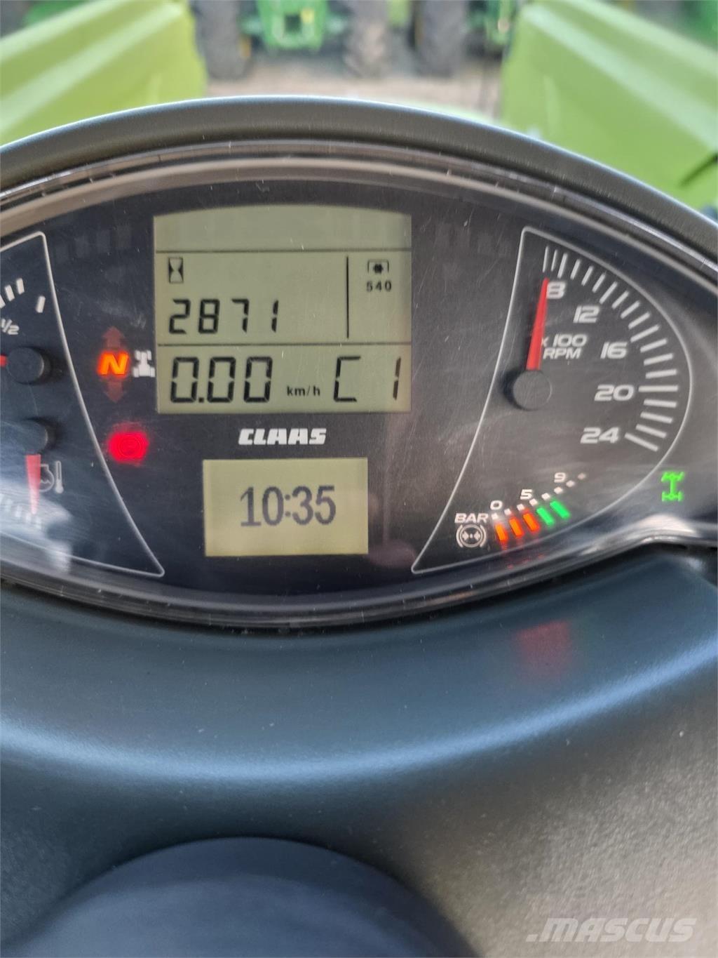 CLAAS Arion 440 Traktoren