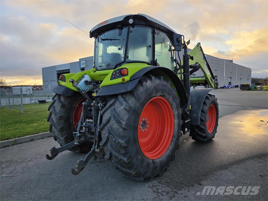 CLAAS Arion 440 Traktoren