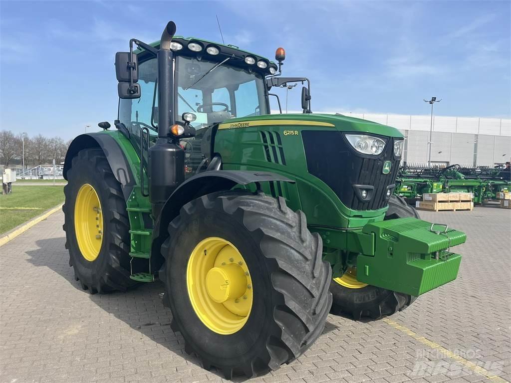 John Deere 6215R Traktoren