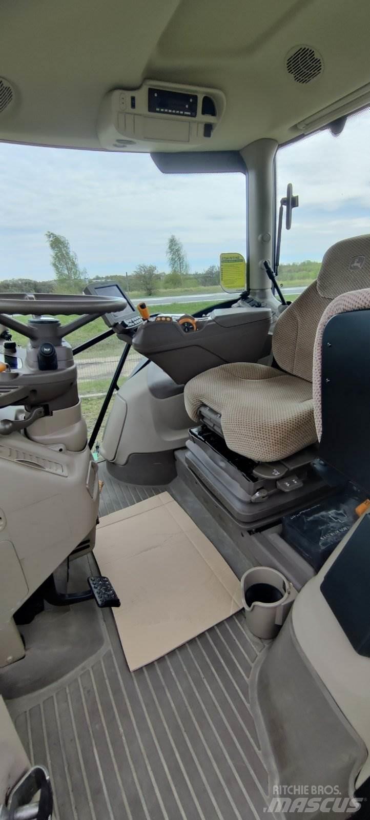 John Deere 6215R Traktoren