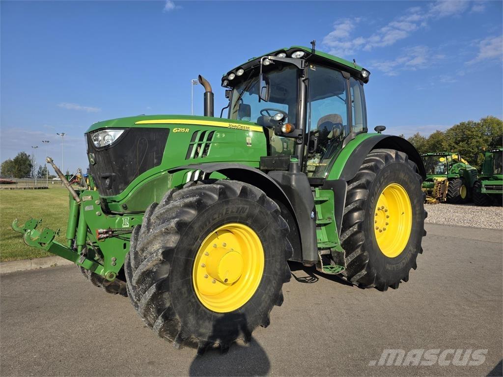 John Deere 6215R Traktoren