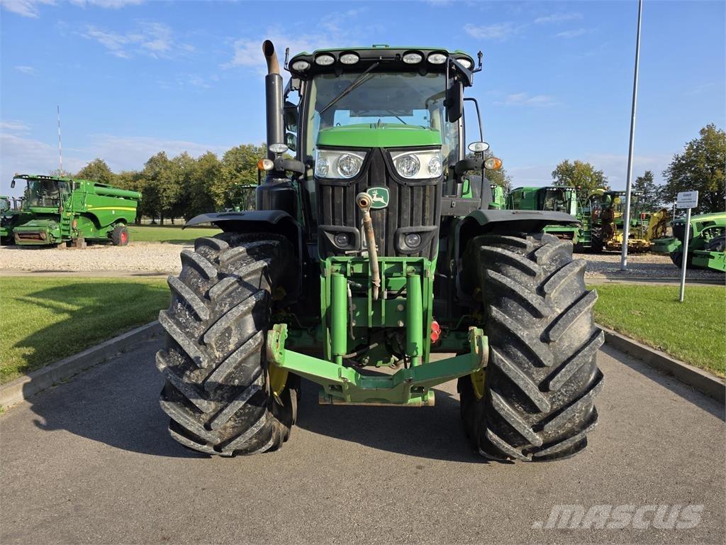 John Deere 6215R Traktoren