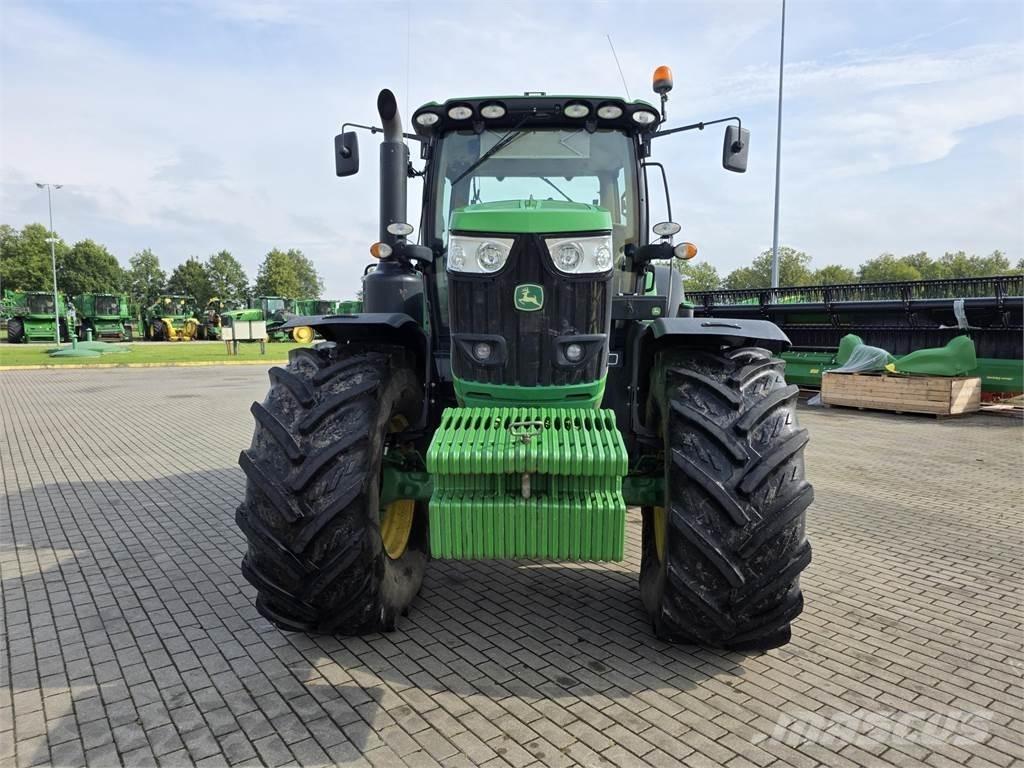 John Deere 6215R Traktoren