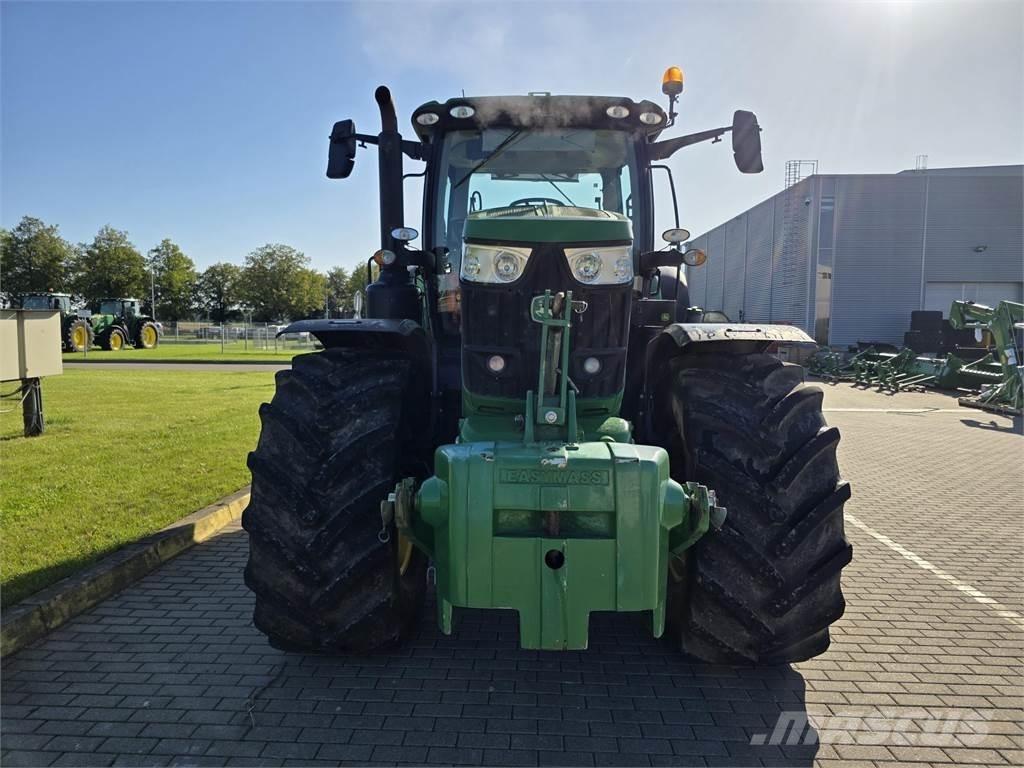 John Deere 6215R Traktoren