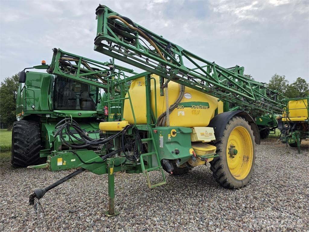 John Deere 740 Anhängespritzen