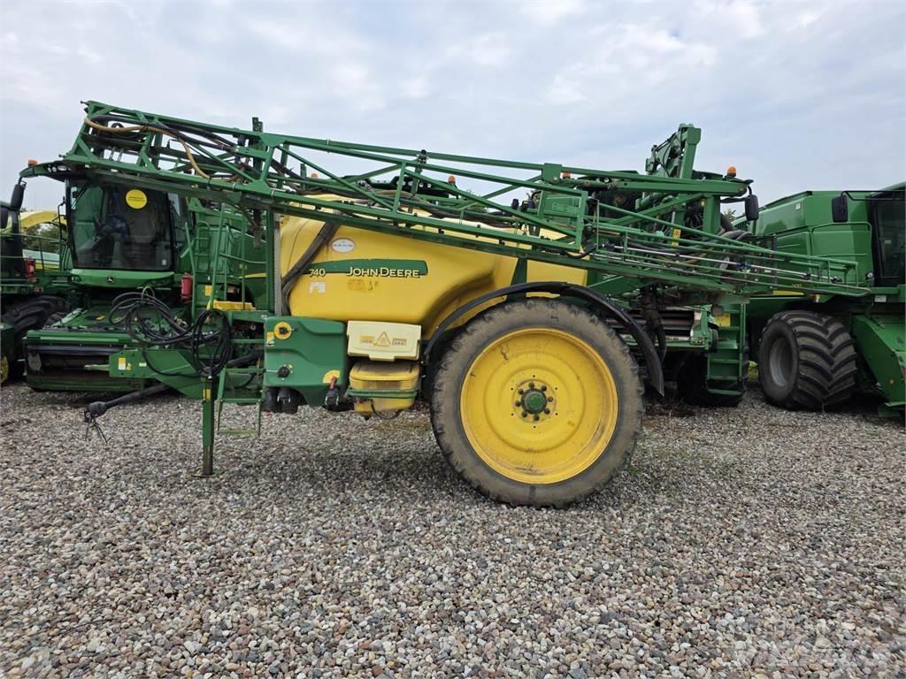 John Deere 740 Anhängespritzen