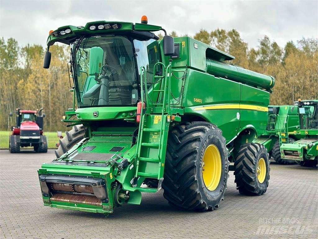 John Deere S680i Mähdrescher