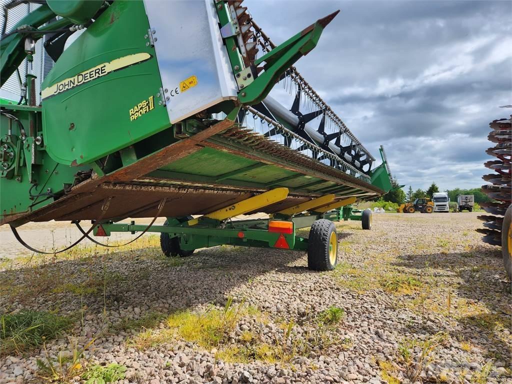 John Deere S680i Mähdrescher