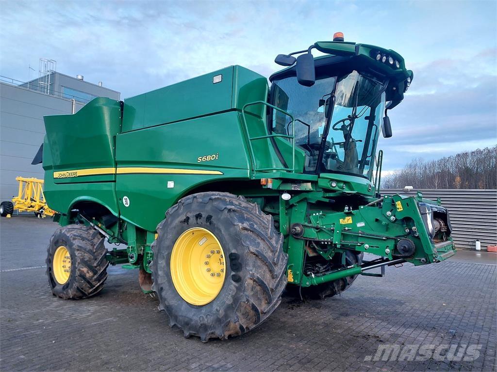 John Deere S680i Mähdrescher