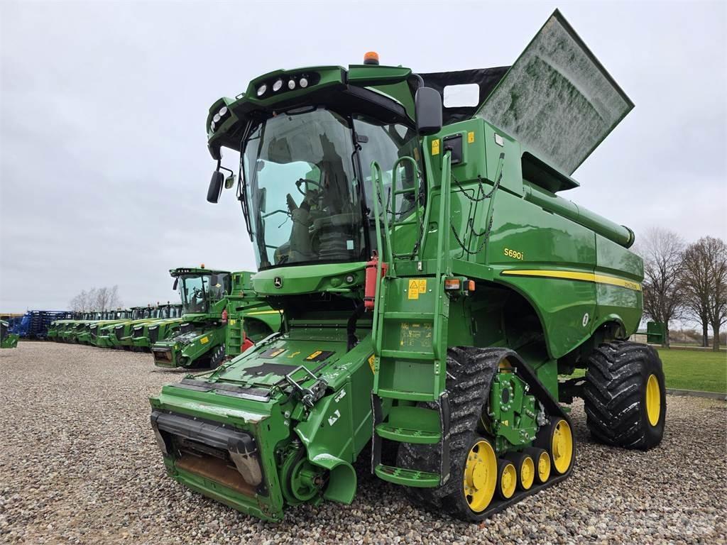 John Deere S690 Mähdrescher