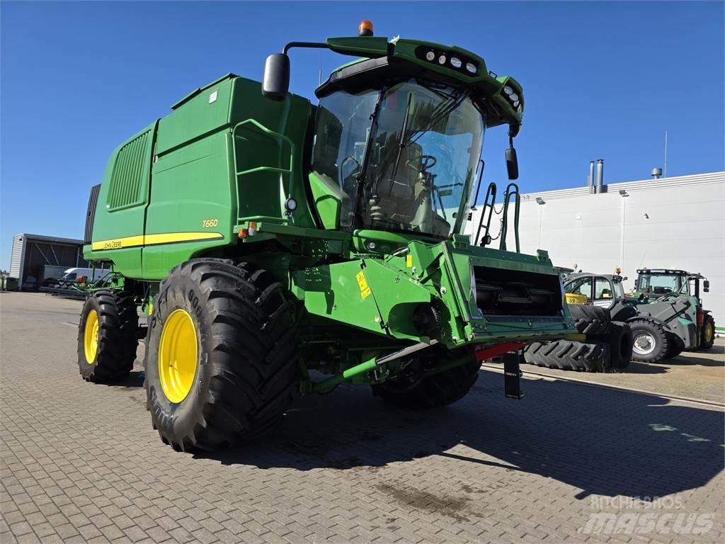 John Deere T660 Mähdrescher