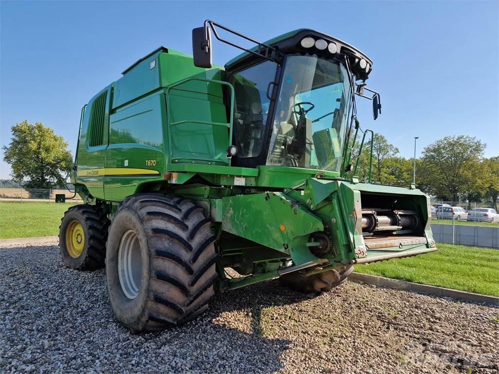 John Deere T670 Mähdrescher