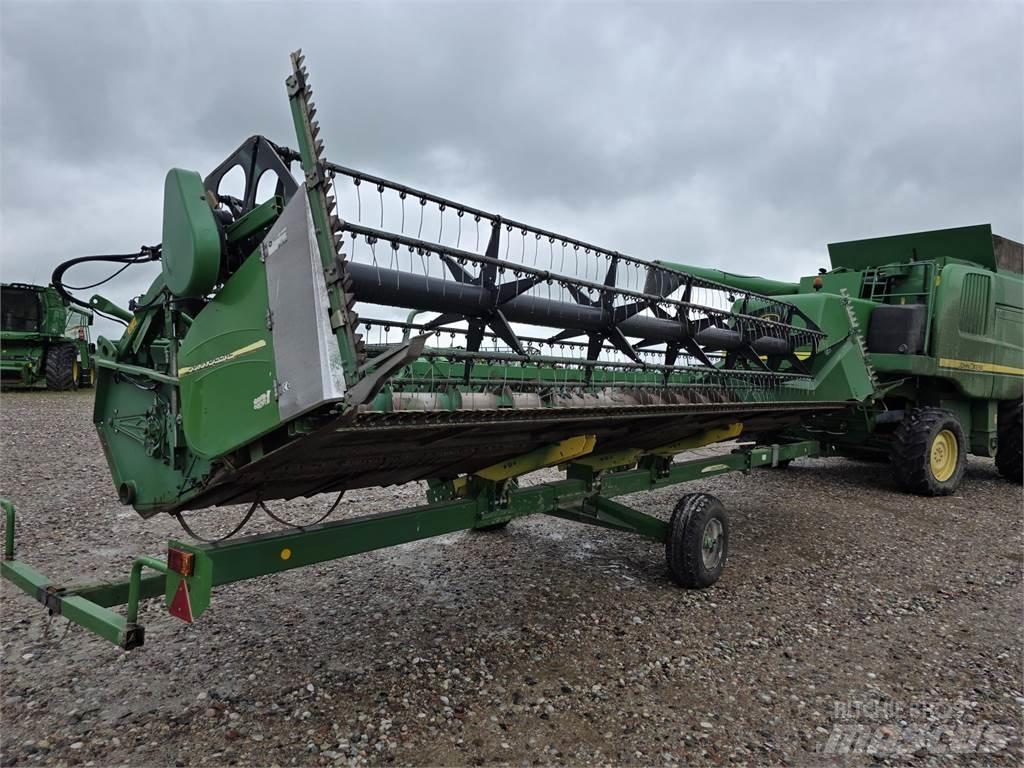 John Deere T670 Mähdrescher