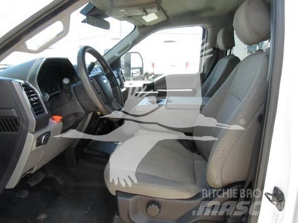 Ford F550 Pritschenwagen/Pritschenwagen mit Seitenklappe