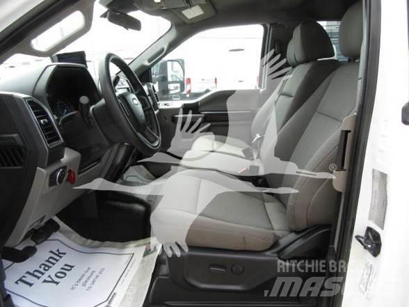 Ford F550 Pritschenwagen/Pritschenwagen mit Seitenklappe