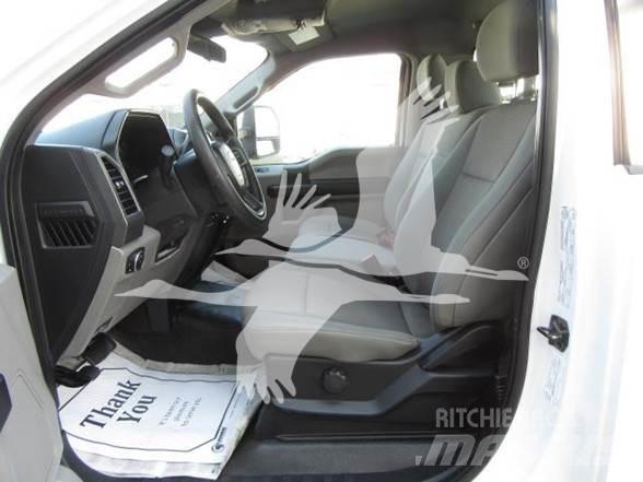 Ford F550 Pritschenwagen/Pritschenwagen mit Seitenklappe