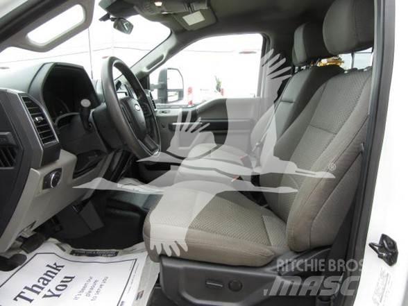 Ford F550 Pritschenwagen/Pritschenwagen mit Seitenklappe