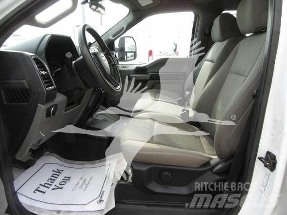 Ford F550 Pritschenwagen/Pritschenwagen mit Seitenklappe