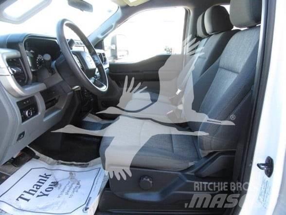 Ford F550 Pritschenwagen/Pritschenwagen mit Seitenklappe