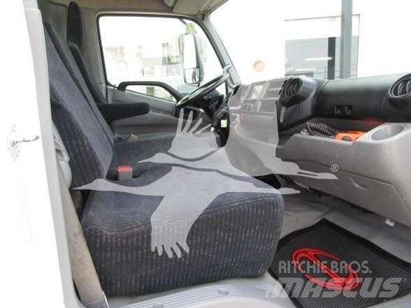 Hino 195 Pritschenwagen/Pritschenwagen mit Seitenklappe